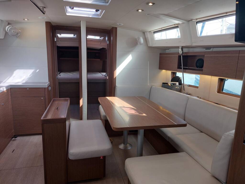 Sailing yacht Oceanis 46.1 Kalmi
