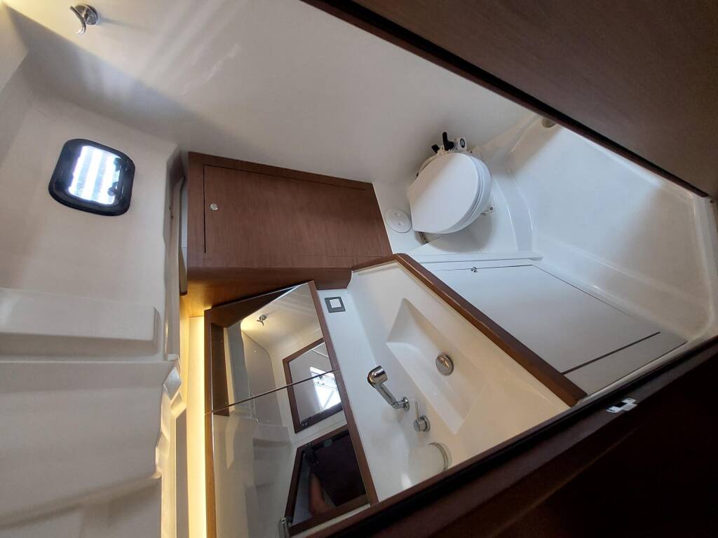 Sailing yacht Oceanis 46.1 Kalmi