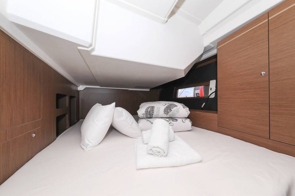 Sailing yacht Oceanis 46.1 Speechless