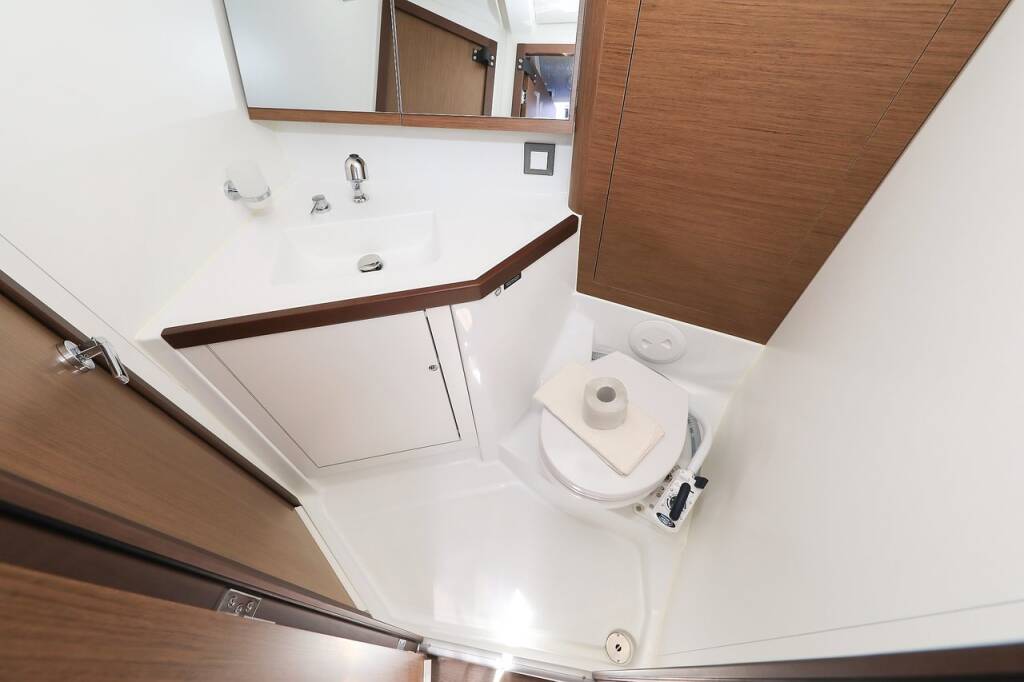 Sailing yacht Oceanis 46.1 Speechless
