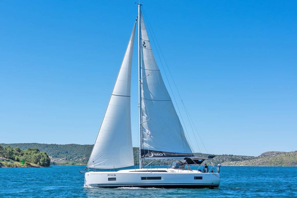 Oceanis 46.1 First Kiss