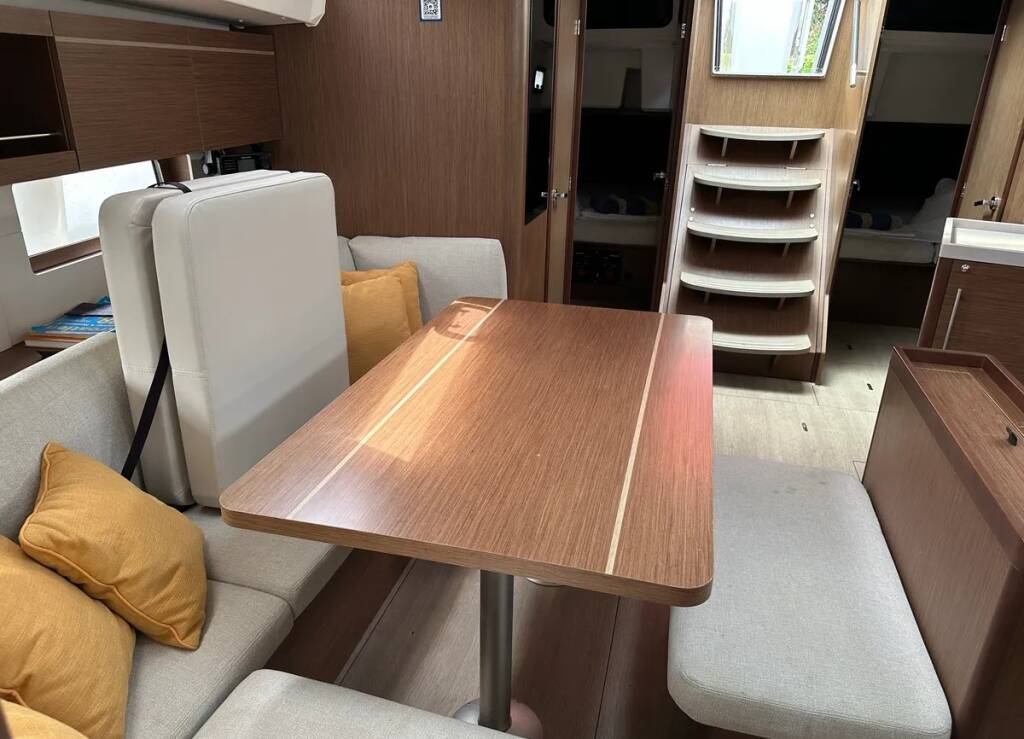 Oceanis 46.1 Blue sky