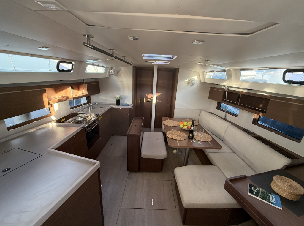 Segelyacht Oceanis 46.1 Athena 4