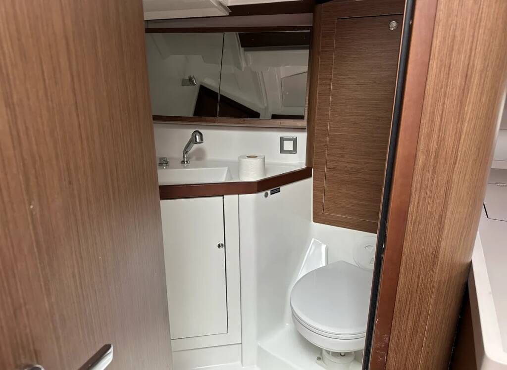 Oceanis 46.1 Blue sky