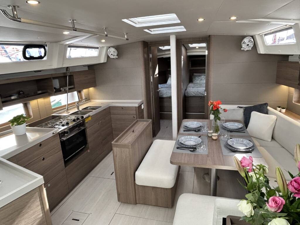 Oceanis 47 Tide Of Your Life