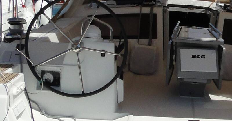 Segelyacht Oceanis 48 DESROCHES 