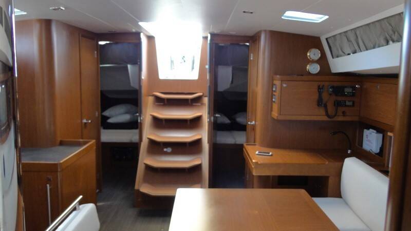 Segelyacht Oceanis 48 DESROCHES 