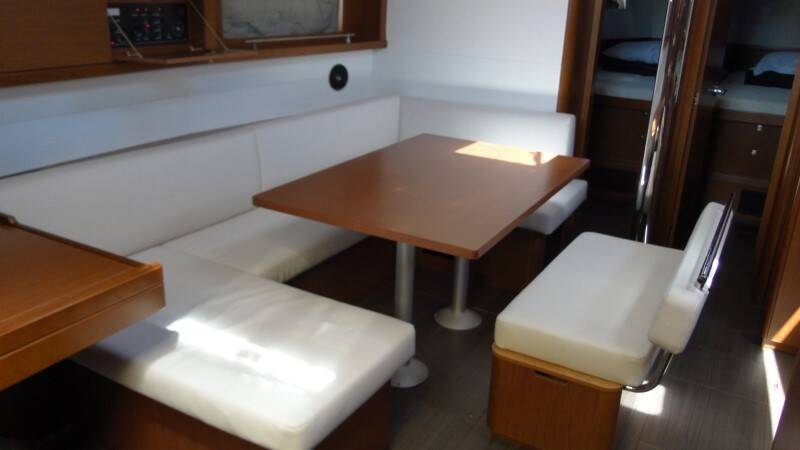 Segelyacht Oceanis 48 DESROCHES 