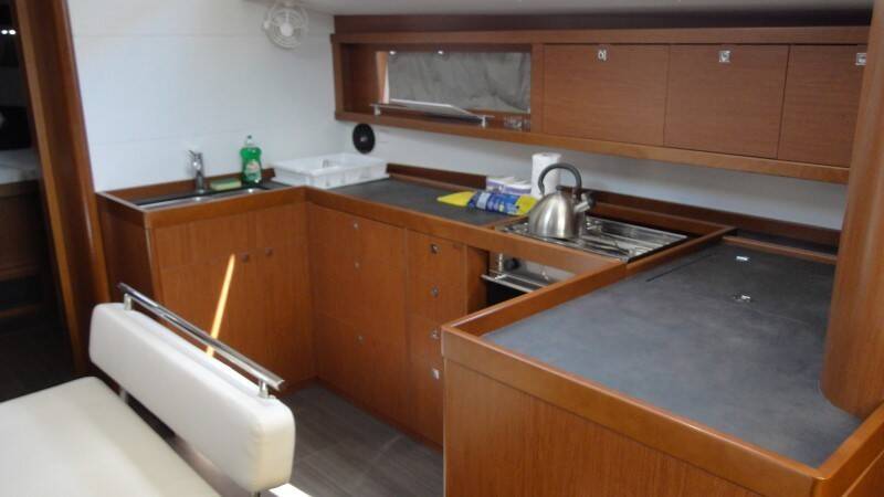 Segelyacht Oceanis 48 DESROCHES 