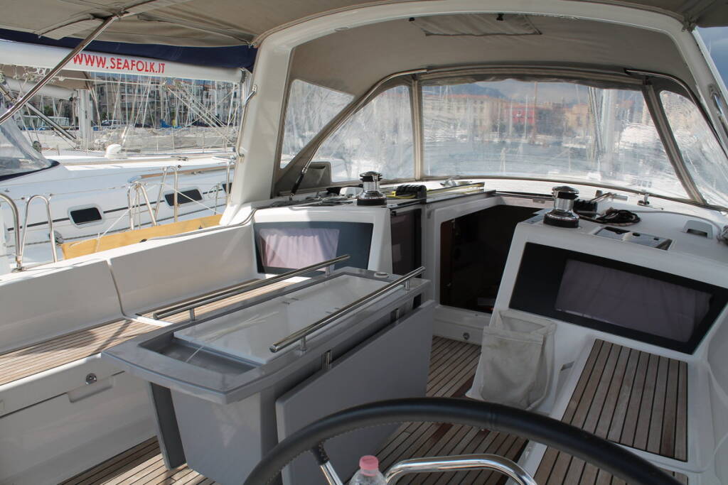 Segelyacht Oceanis 48 Mars Planet