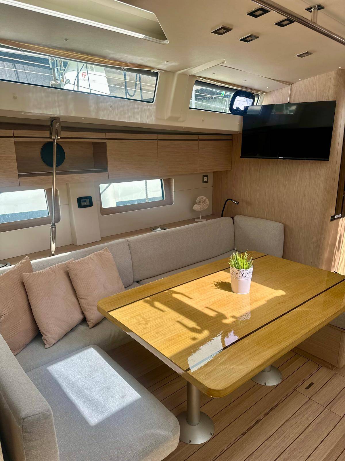 Oceanis 51.1 Full Moon