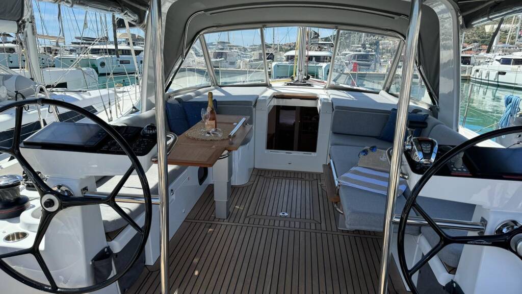 Sailing yacht Oceanis 54 Eve One