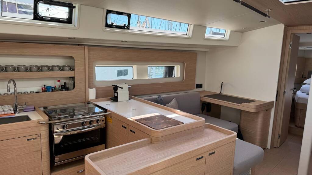 Sailing yacht Oceanis 54 Eve One