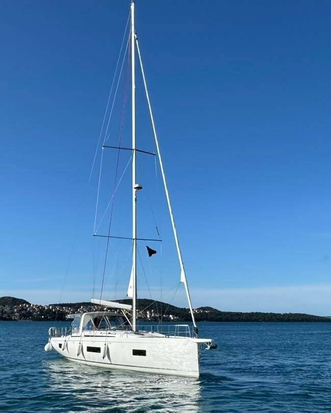 Sailing yacht Oceanis 54 Eve One