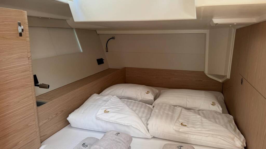 Sailing yacht Oceanis 54 Eve One