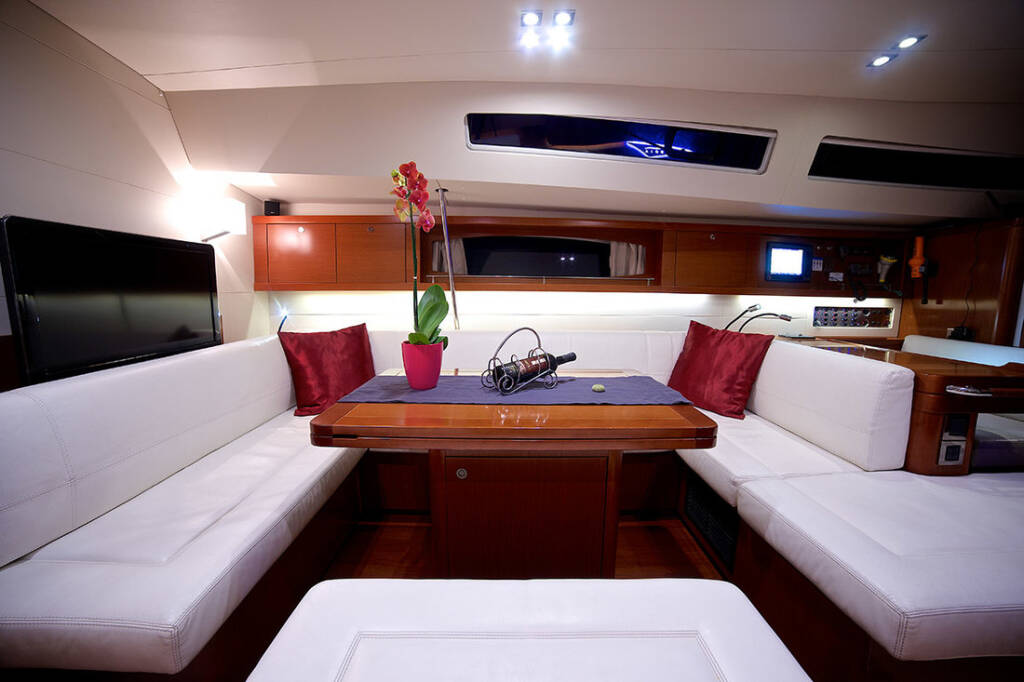 Segelyacht Oceanis 58 Queen Axiera