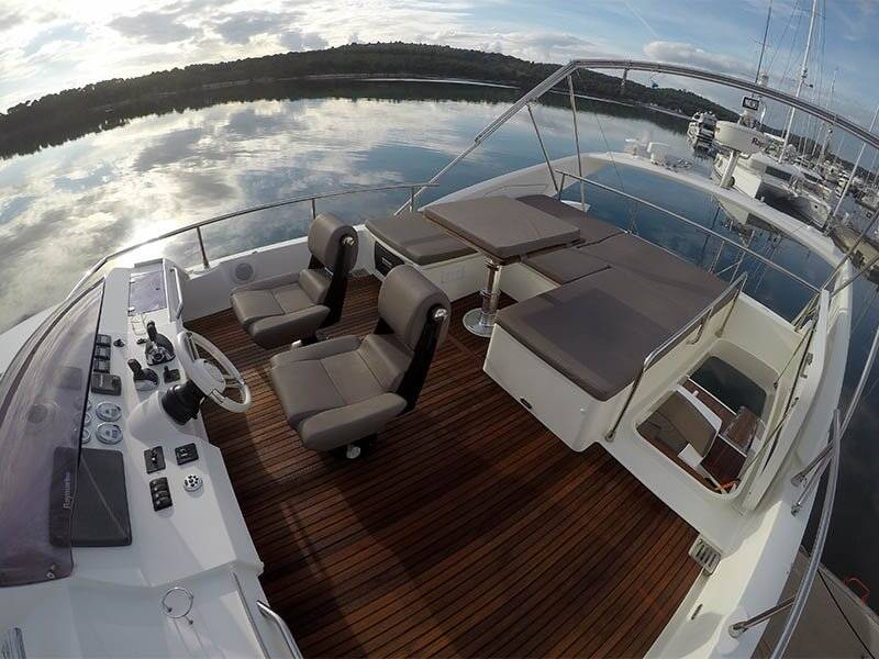 Motor yacht Prestige 620 S Jana