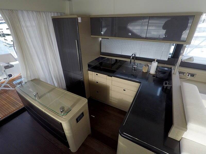 Motor yacht Prestige 620 S Jana