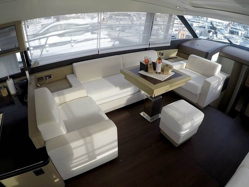 Motor yacht Prestige 620 S Jana