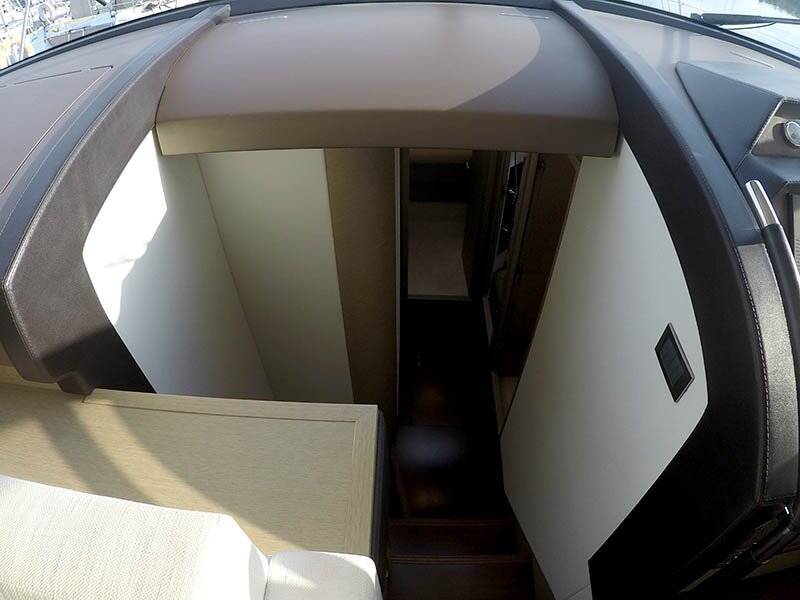Motor yacht Prestige 620 S Jana