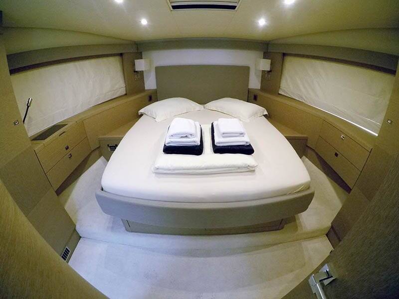 Motor yacht Prestige 620 S Jana