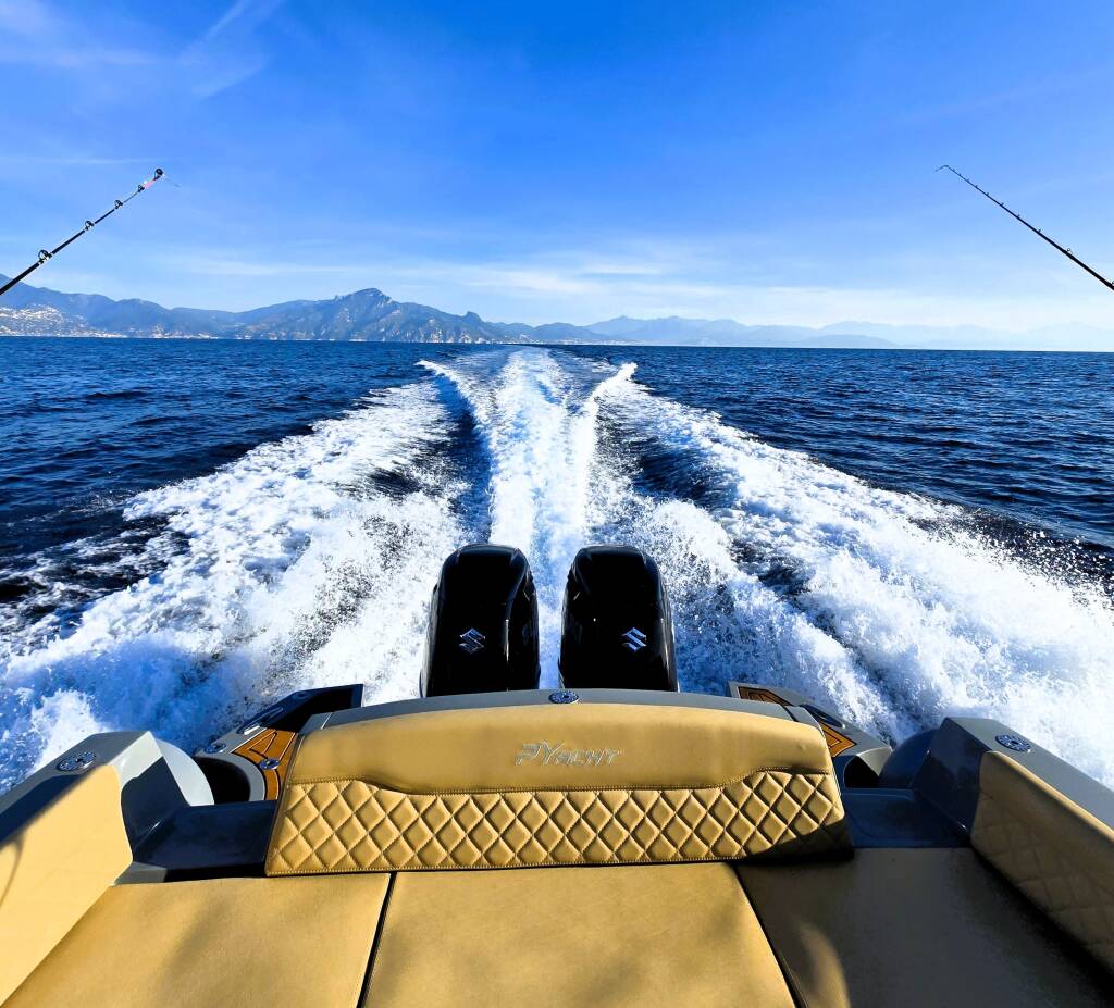 PY10.0 Cabin Black Shark