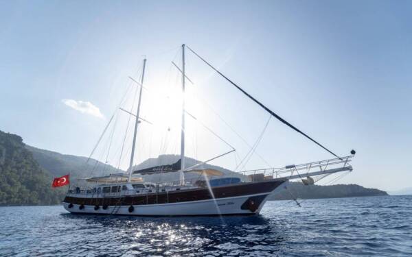 Queen Lila Queen Lila