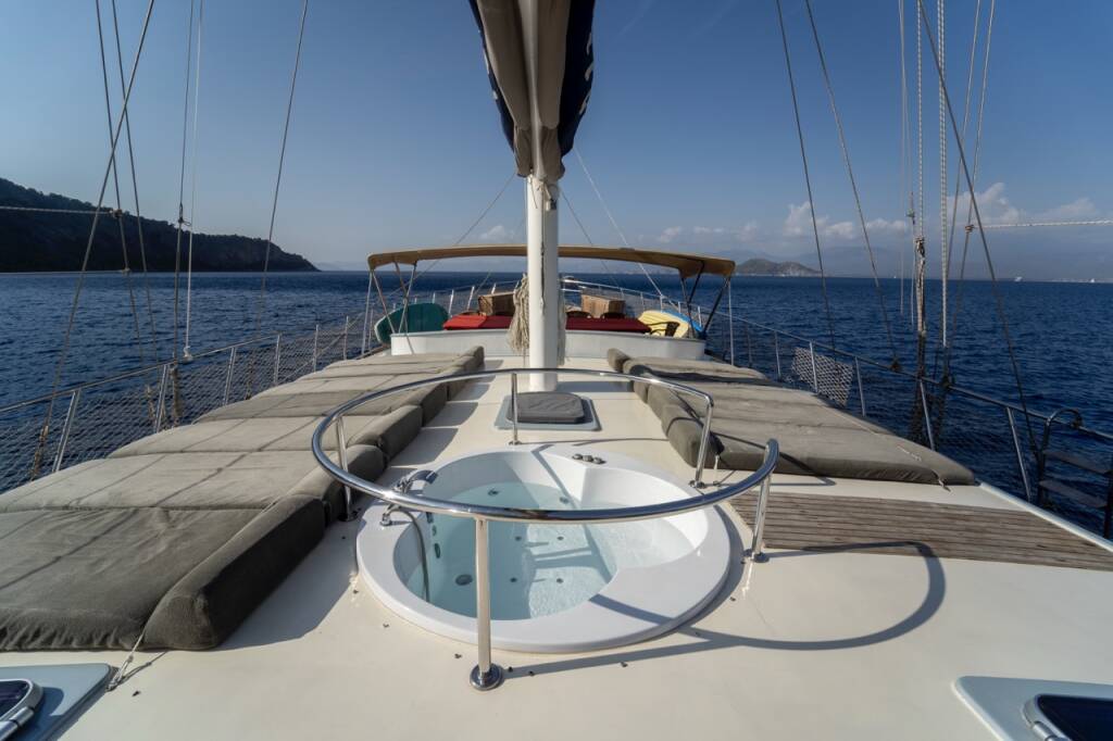 Queen Lila Queen Lila