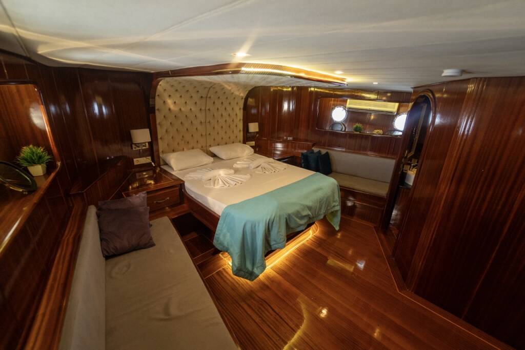 Queen Lila Queen Lila