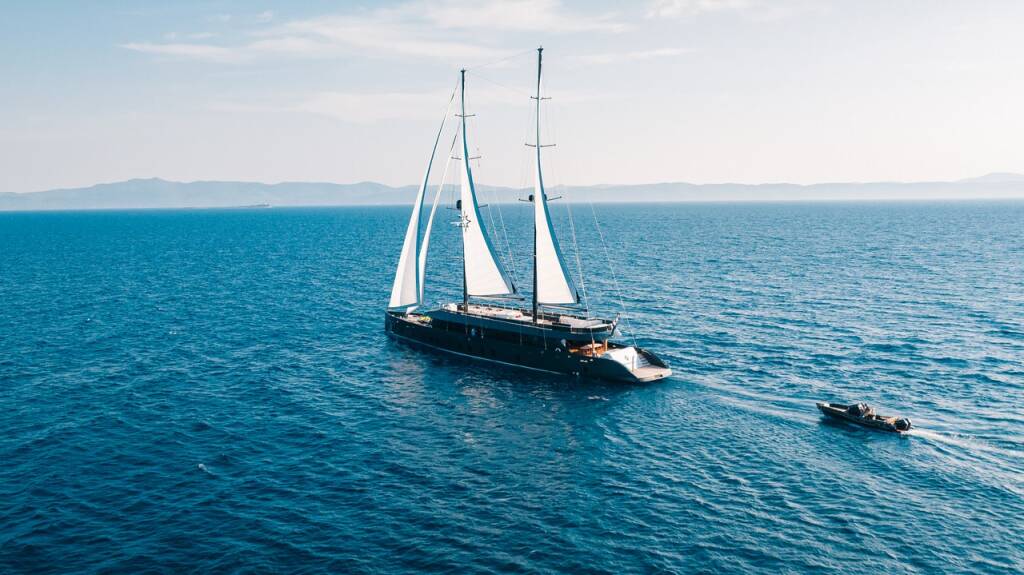 Luxury sailing yacht Reposado Reposado