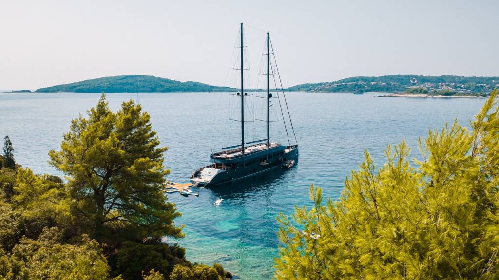 Luxury sailing yacht Reposado Reposado