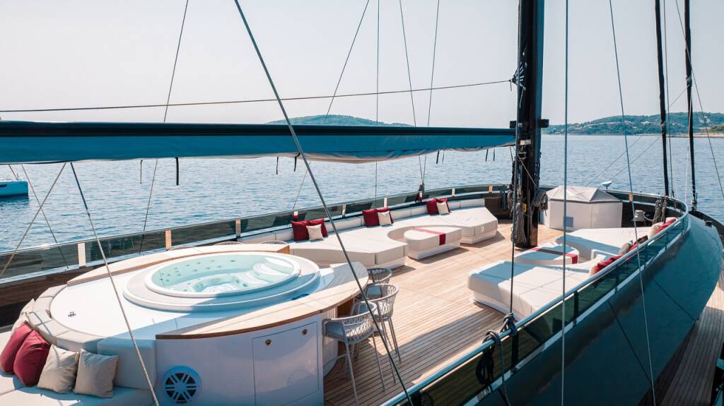 Luxury sailing yacht Reposado Reposado