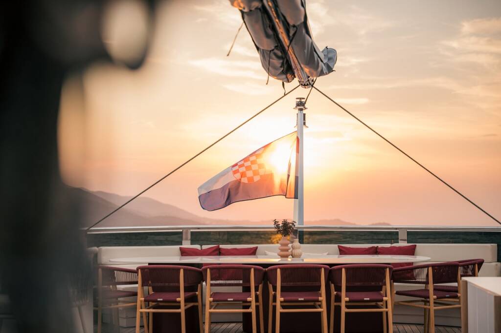 Luxury sailing yacht Reposado Reposado