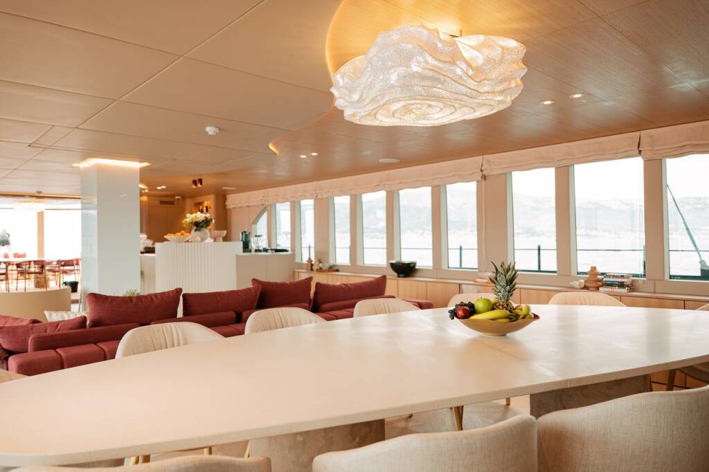 Luxury sailing yacht Reposado Reposado