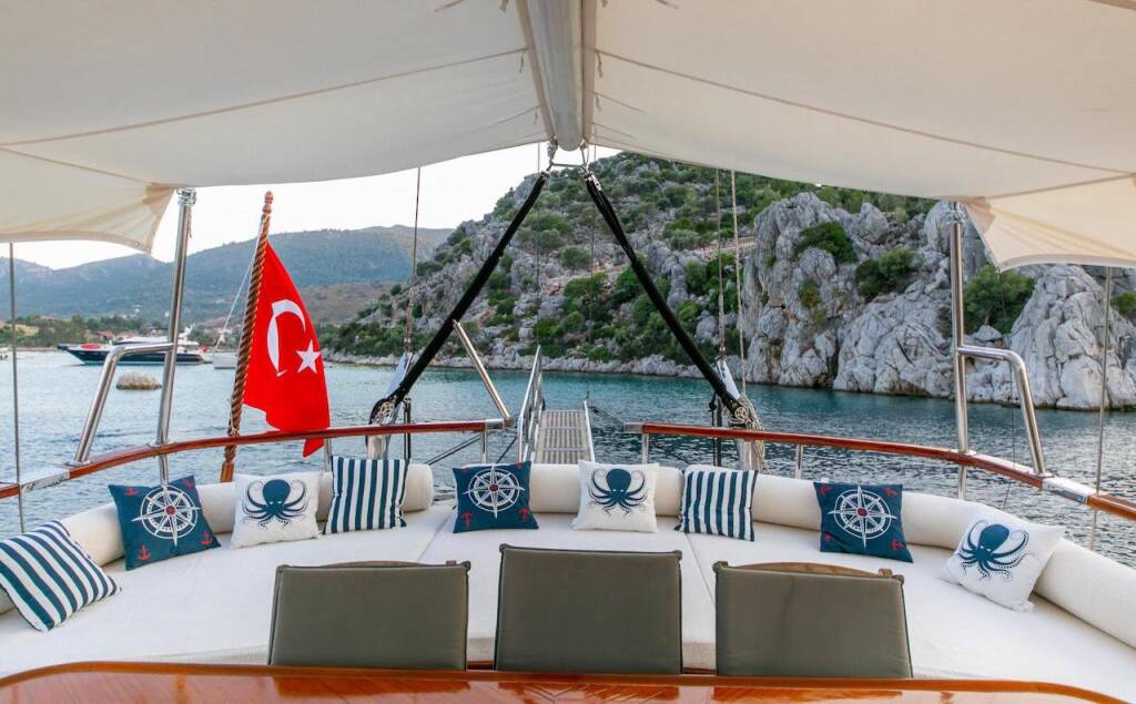 Santa Maria* Santa Maria