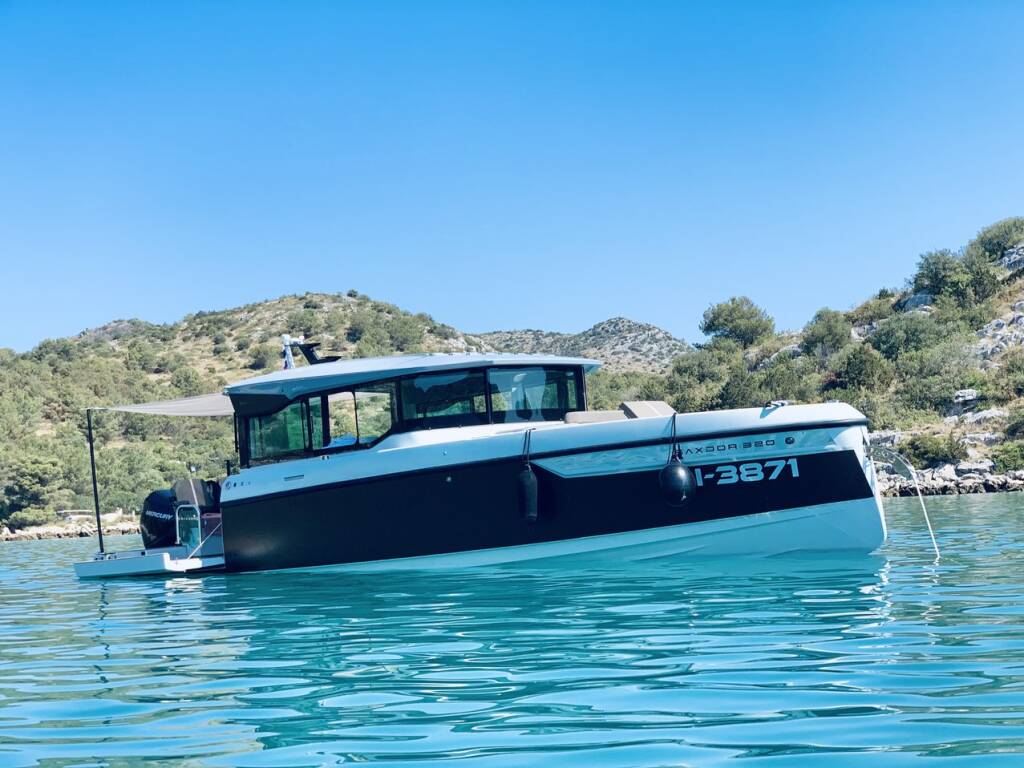 Motorboot Saxdor 320 GTC Olivia