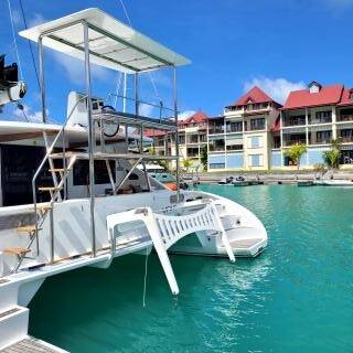 Sea-Tribe DH550 Valerie