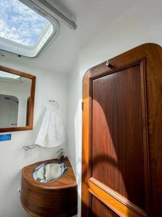 Sea-Tribe DH550 Valerie