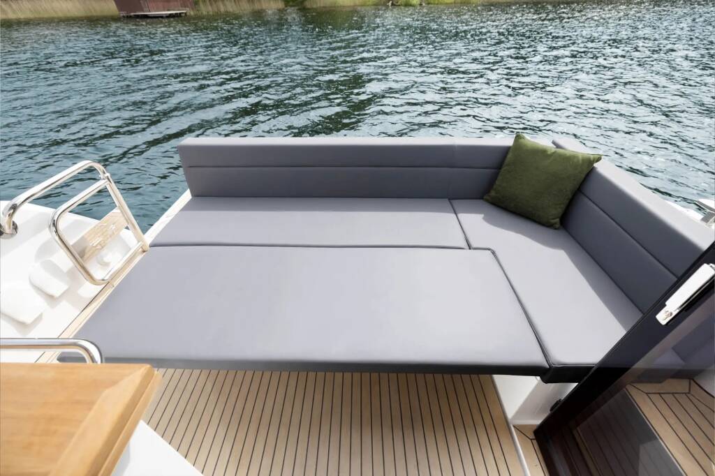 Sealine C335 Min Maity