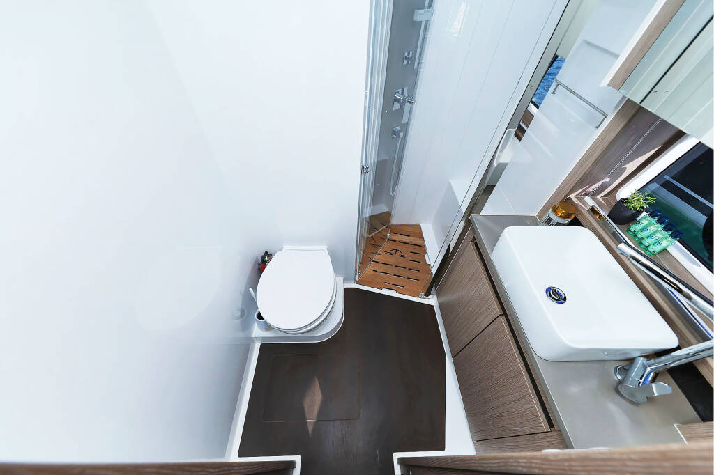 Sealine C390 Tireless