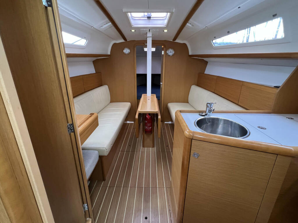 Segelyacht Sun Odyssey 30i Lightning