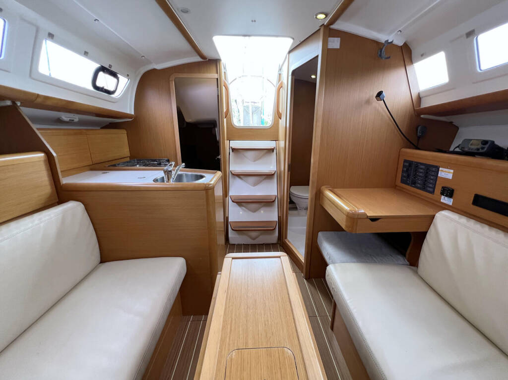 Segelyacht Sun Odyssey 30i Lightning