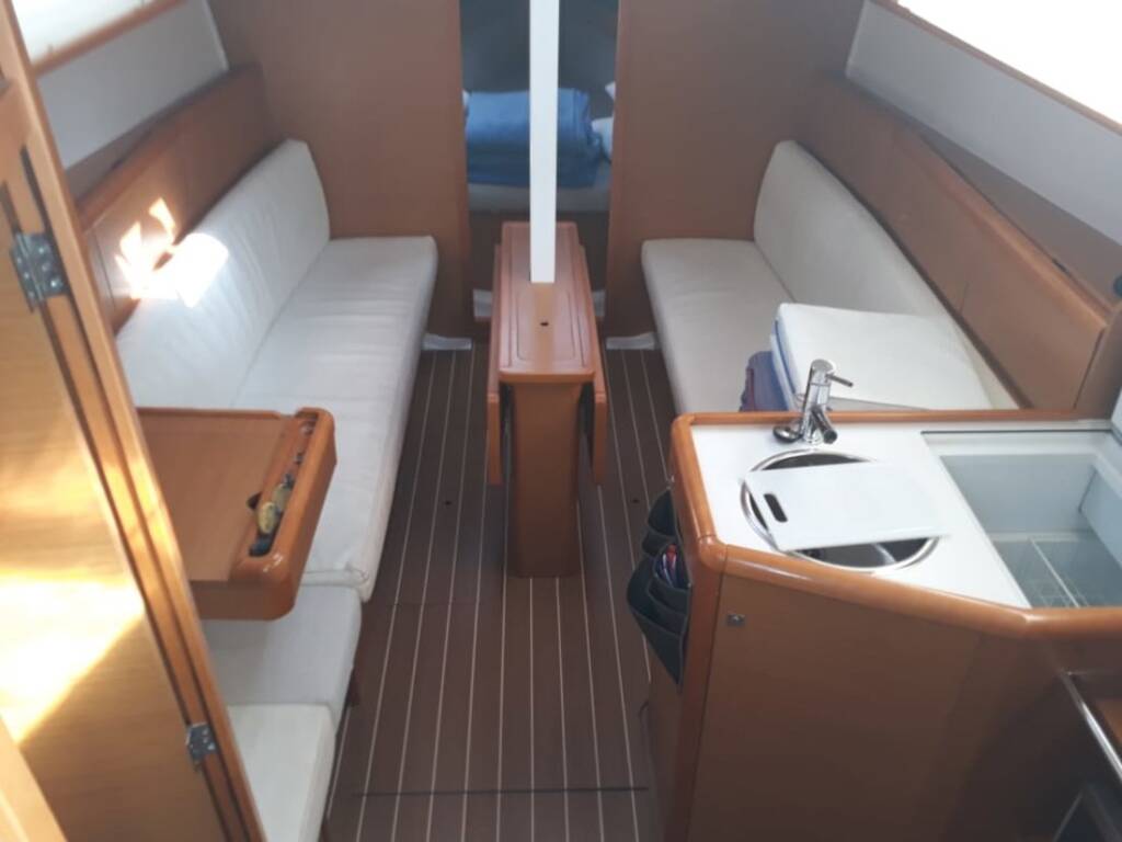 Segelyacht Sun Odyssey 33i Omega