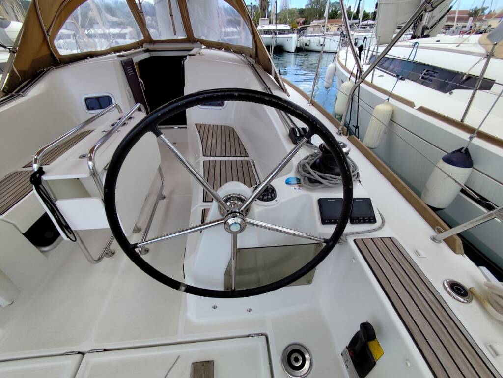 Sun Odyssey 349 LARK