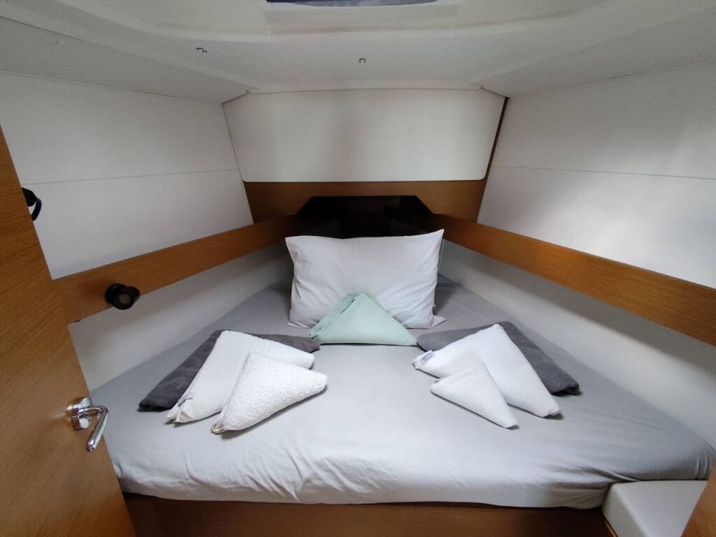 Sun Odyssey 349 LARK