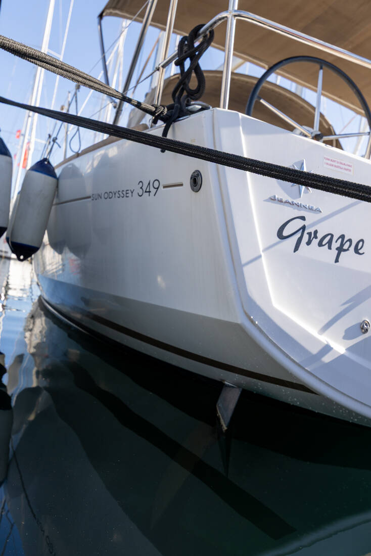 Sun Odyssey 349 Grape