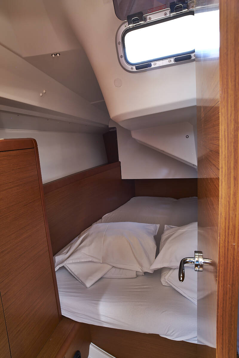 Sun Odyssey 349 Grape