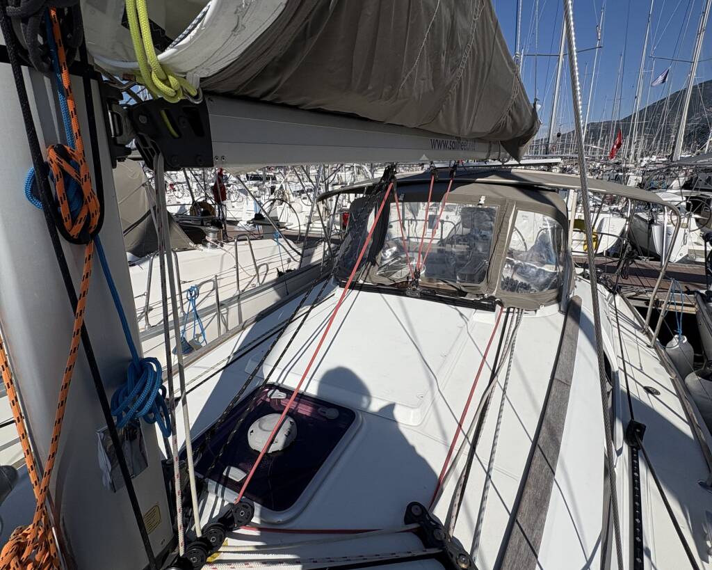 Sun Odyssey 36i Sail Mira