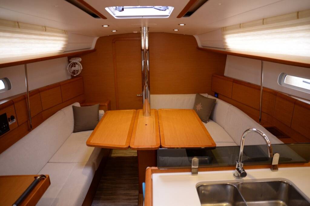 Segelyacht Sun Odyssey 379 Mitis