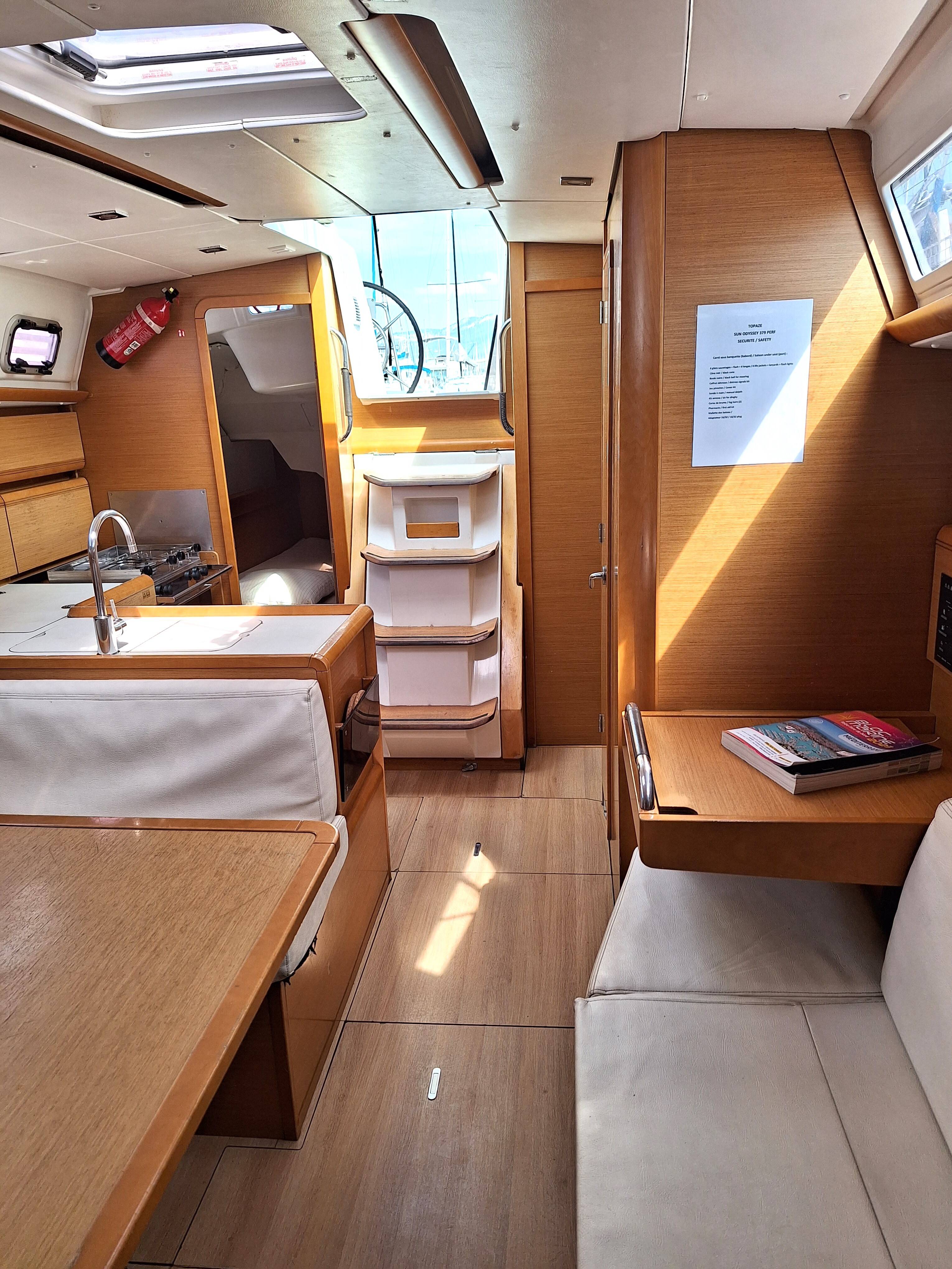 Sun Odyssey 379 Topaze